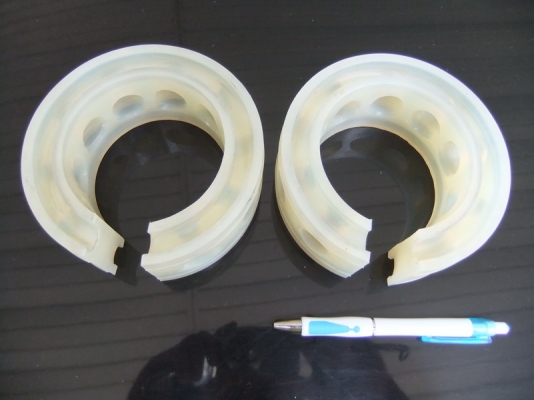 ขายยางยูริเทนรองสปริงคุณภาพสูง มือสองสภาพดี