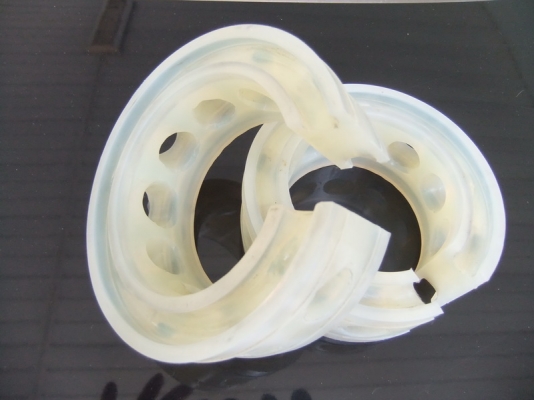 ขายยางยูริเทนรองสปริงคุณภาพสูง มือสองสภาพดี