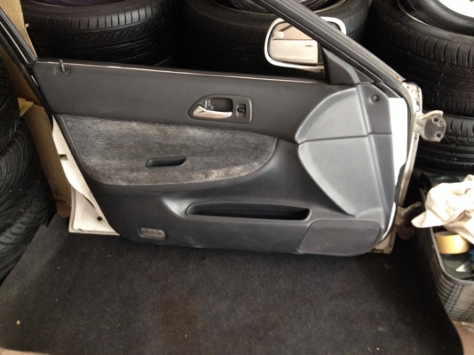 ประตู AC96 ครบชุด4บานเเผงในสวยๆของครบๆเก่าญี่ปุ่นสภาพสวยๆตามรูป