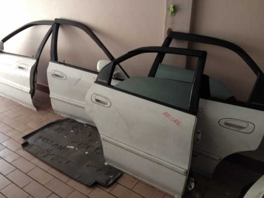 ประตู AC96 ครบชุด4บานเเผงในสวยๆของครบๆเก่าญี่ปุ่นสภาพสวยๆตามรูป