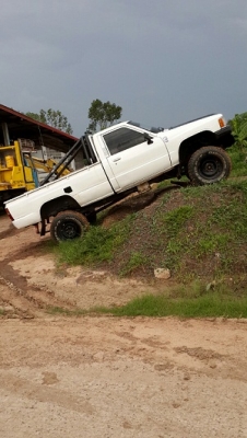 ขายกระบะtoyota LN56 4x4