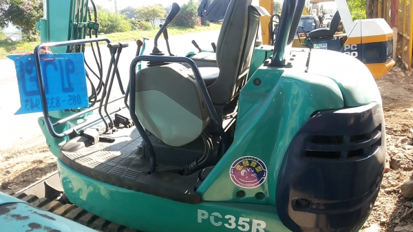 ขายรถขุดแบ็คโฮ KOMATSU  PC 35R8 รถเก่านอก สภาพพร้อมใช้ มีเอกสารแจ้งจำหน่าย