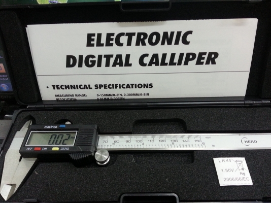 เวอร์เนียร์ ดิจิตอล ขนาด 6 นิ้ว (150 mm) เวอร์เนียร์ ดิจิตอล ขนาด 6 นิ้ว (150 mm)