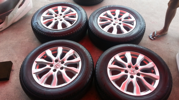 ล้อ Nissan Almela ขอบ15พร้อมยาง ปี12 ล้อ Nissan Almela ขอบ15พร้อมยาง ปี12