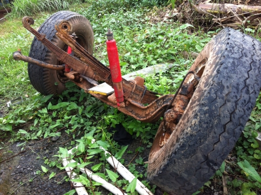 ขายชว่งล่างติดแหนบ หน้า หลัง ยาง900 HINO FF  ราคา 50000 บาท ไม่เอาล้อ 40000