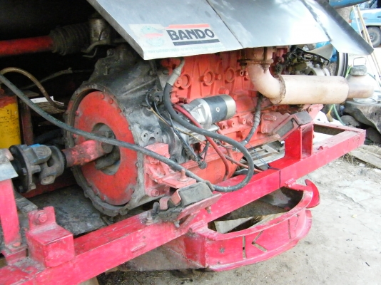 รถเกี่ยวนวดข้าวพร้อมใช้งาน ราคาต่อรองได้แบบกันเองครับ