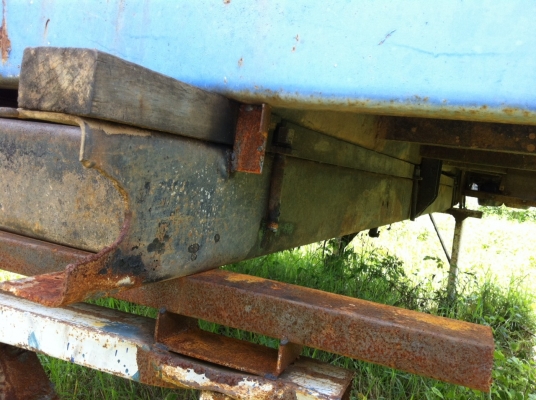 ((ขายไปยโสธร))ขายกระบะดั้ม ชุดกระบอกดั้ม 4ตัน คัสซี่ 75 cm ยาว3.5  ยกลงจากรถตามสภาพ สนใจโทรมาคุยครับ