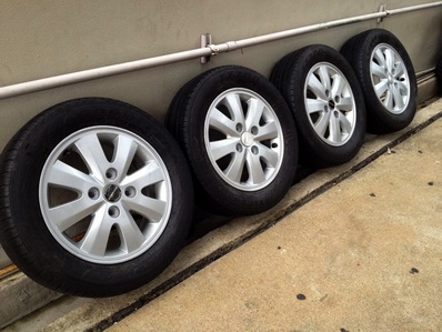 ----ขายแล้ว----แม็กซพร้อมยางปี 11 ใส่รถ 4รู 114 สภาพสวย ตจว ส่งได้ครับ ดูสินค้าได้ที่ ถนนสวนผัก ตลิ่งชัน กทม ครับ