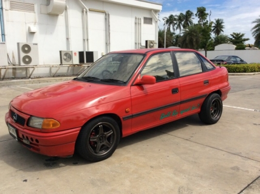 ขายรถโอเปิ้ล แอสตร้า ปี 94 วางเครื่องโตโยต้า 4A-FE 1.6 หัวฉีด เกียร์ออโต้ ติดแก๊ส LPG เพาเวอร์ ภายในเบาะหนัง พวงมาลัยก้านยก เกจ์วัด4ตัว วิทยุCD สีเงา มีริ้วรอยการใช้งาน แม็ก15 หลัง8" รถขับดี พร้อมใช้