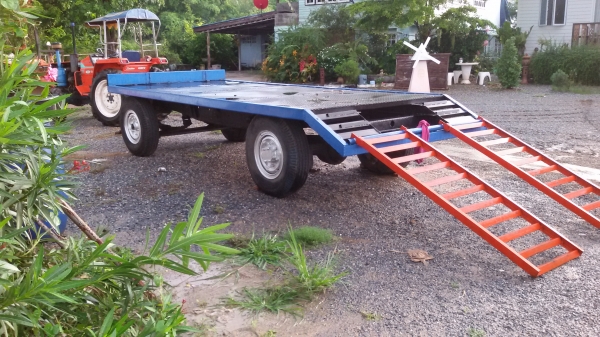 ขายเทเลอร์ลากอุปกรณ์การเกรษต รถเกียวคูโบต้าขึ้นสบายระบบล้อหน้าเลียวตามไม่หนักรถลาก