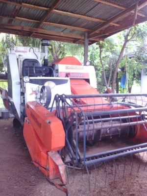 ขายรถเกี่ยวข้าว KUBOTA DC60 สภาพสวยพร้อมใช้งาน เครื่องดีปี51 ช่วงล่างเต็ม พร้อมลงงานได้เลย สนใจโทร 090-8588220คุณนะ ID:narong498 หรือ www.truck.in.th/498