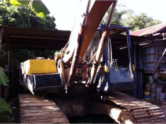 ขายแบคโคPC200-3สภาพเดิมทั้งคัน เครื่องดี เอวแน่น ปั้มแรง พร้อมใช้งานๆ สนใจโทร090-8588220คุณนะ LINE ID:narong498 หรือ www.truck.in.th/498