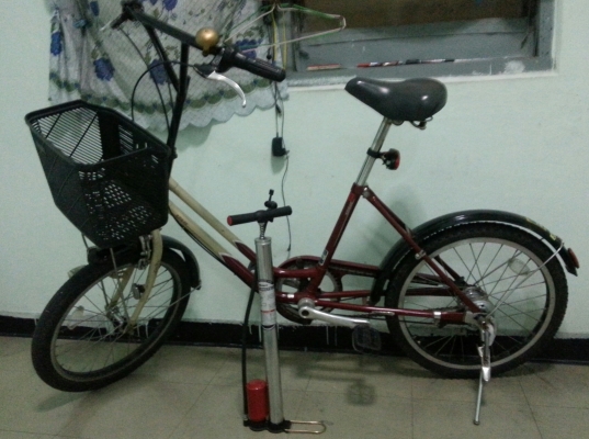 ขายจักรยาน ญี่ปุ่น มีเกียร์ อุปกรณ์ครบ ไฟหน้า หลัง ยางใหม่ มีสูบของญี่ปุน สนใจต่อรองได้เอาไปเลย 1800