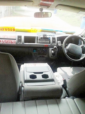 ขายดาวน์รถตู้วินพร้อมป้ายเหลือง