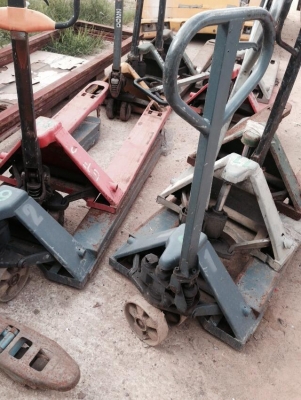 ราคาถูกครับ ลิฟลากของ ขนาด 2.5 ตัน ขายเหมายกกองครับ ตัวละ2500บาท