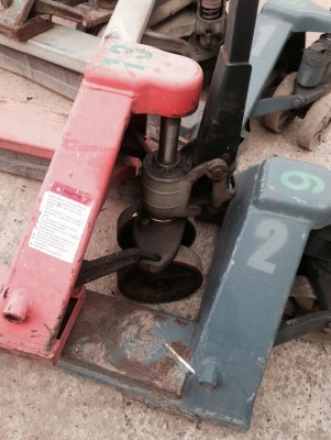 ราคาถูกครับ ลิฟลากของ ขนาด 2.5 ตัน ขายเหมายกกองครับ ตัวละ2500บาท