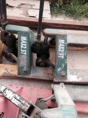 ราคาถูกครับ ลิฟลากของ ขนาด 2.5 ตัน ขายเหมายกกองครับ ตัวละ2500บาท