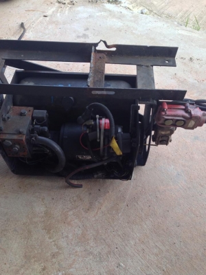 ลิฟใส่ท้ายรถหกล้อสิบล้อ ยกได้1.2ตัน เก่าญี่ป่นอุปกรณ์ครบ มี3ตัว ตัวใหญ่ ใส่สิบล้อ35000บาทใส่หกล้อ 30000บาท ลิฟใส่ท้ายรถหกล้อสิบล้อ ยกได้1.2ตัน เก่าญี่ป่นอุปกรณ์ครบ มี3ตัว ตัวใหญ่ ใส่สิบล้อ35000บาทใส่หกล้อ 30000บาท