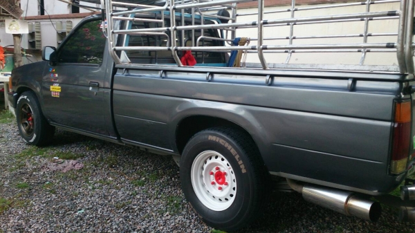 ขายด่วน Nissan Big M เครื่อง Z16 ราคาถูกๆสภาพดีคับ