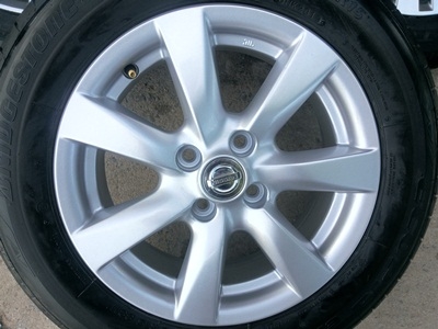ขายล้อแม็กNISSAN ALMERA VL (รุ่นTOP) พร้อมยางปี13 4 ล้อ