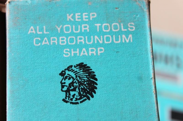 หินลับมีดตราคนป่า MADE IN ENGLAND