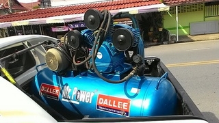 ปั๊มลม  5แรง 3 สูบ  ถัง 260 ลิตร พร้อมมอเตอร์ สภาพใหม่มากๆ พร้อมใช้งานครับ