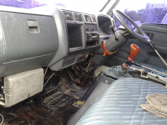 ขาย TOYOTA ปี 39 ดั้ม 115 แรง มีสโลว์ แอร์ 460000 บาท ต่อรองได้