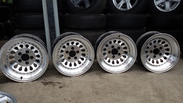 ขายล้อหยดขอบ15 5รูชุดละ8500