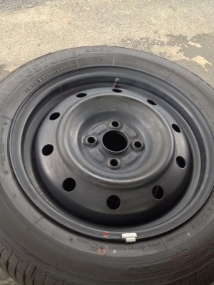 ยาง ถอดป้ายแดง Bridgestone 175-65-15 ปี 14 พร้อมกะทะ 4 วง