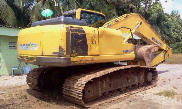 ขายรถแบคโฮ KOMATSU 200-8 ใช้งาน 11,000 ชั่วโมง สนใจโทร 081-9701072 ขายรถแบคโฮ KOMATSU 200-8 ใช้งาน 11,000 ชั่วโมง สนใจโทร 081-9701072