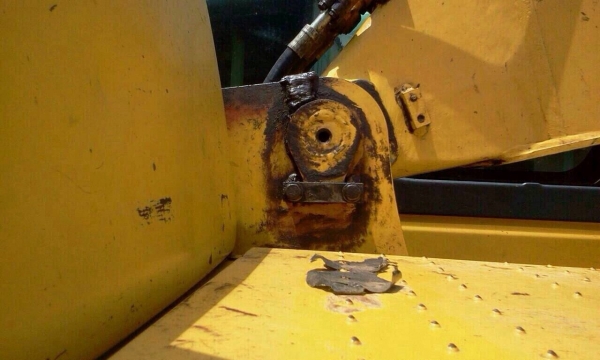 ขายรถแบคโฮ KOMATSU 200-8 ใช้งาน 11,000 ชั่วโมง สนใจโทร 081-9701072