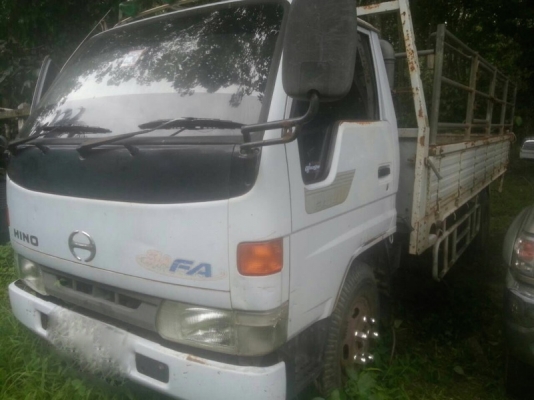 รถฮีโน่  6  ล้อ รั้ว ( ไม่ดั้ม )  115  แรงม้า. ปี 48  สนใจติดต่อ 081 - 6079515