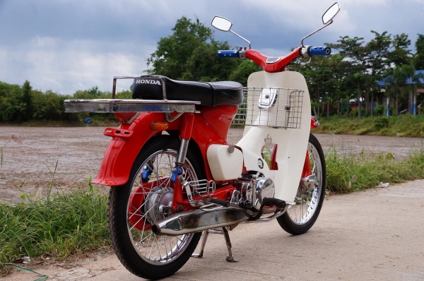 ขาย honda c 100 เครื่อง lifan125 สตาทร์มือ ลูก kaze คาบู N pro เอกสารอินวอย เครื่อง พร้อมใบซื้อขาย โครง สภาพ สวย สด ตามรูปครับ รถพร้อมใช่ ขับดีมาก ครับ