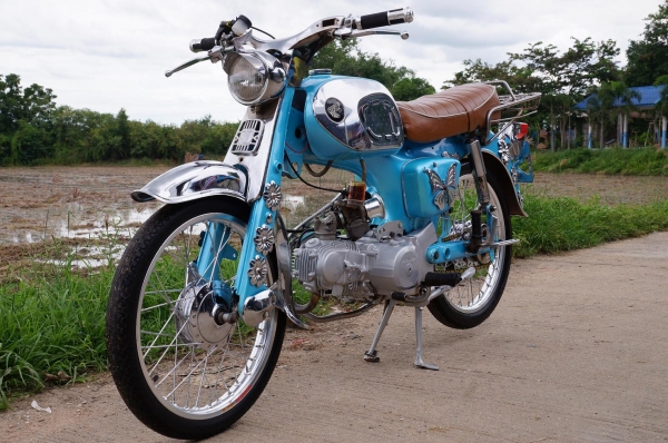 ขาย HONDA C 200 เครื่อง WAVE Z พร้อมทะเบียน เล่มโครง เล่มเครื่อง เลขตรง สภาพตามรูป สวย กริป เครื่องเดิมดีมาก ขับแน่นดี พร้อมใช้ครับ