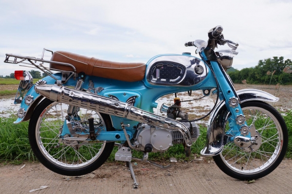 ขาย HONDA C 200 เครื่อง WAVE Z พร้อมทะเบียน เล่มโครง เล่มเครื่อง เลขตรง สภาพตามรูป สวย กริป เครื่องเดิมดีมาก ขับแน่นดี พร้อมใช้ครับ