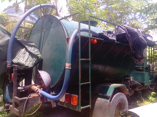 หกล้อ เครืองHINOรถบรรทุกน้ำ สภาพดีพร้อมใช้งาน (ตัวจริงรถสวยสภาพดีมากครับ)ราคา195,000บ บ่มี..เล่มครับ