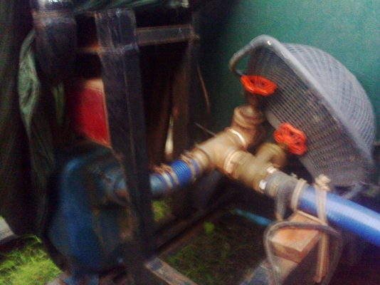 หกล้อ เครืองHINOรถบรรทุกน้ำ สภาพดีพร้อมใช้งาน (ตัวจริงรถสวยสภาพดีมากครับ)ราคา195,000บ บ่มี..เล่มครับ