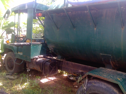 หกล้อ เครืองHINOรถบรรทุกน้ำ สภาพดีพร้อมใช้งาน (ตัวจริงรถสวยสภาพดีมากครับ)ราคา195,000บ บ่มี..เล่มครับ