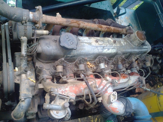 หกล้อ เครืองHINOรถบรรทุกน้ำ สภาพดีพร้อมใช้งาน (ตัวจริงรถสวยสภาพดีมากครับ)ราคา195,000บ บ่มี..เล่มครับ