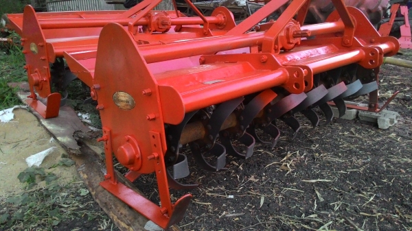 โรตารี่1.6ตราช้าง ใบตีใหม่ๆ พร้อมใช้งานกันทันที