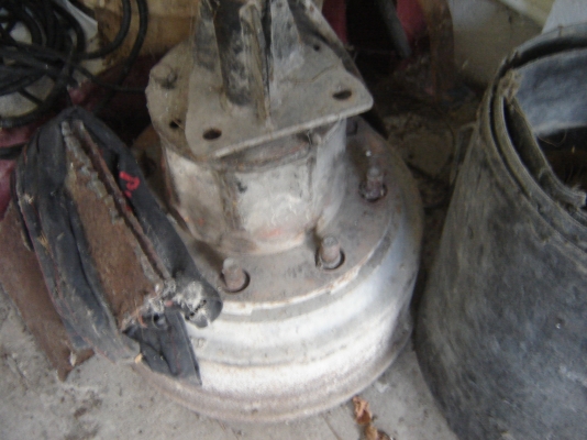 ขาย กระดุม รถHINO MEGA 240 ราคา 1500 บาท โทร. 0892406621