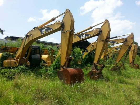 ขายรถแบคโค CAT320 ขายตามสภาพ เครื่องเดิม ปั๊มเดิม เดิมทั้งคัน เช็คระบบใหม่ใช้งานได้เลย สนใจโทร 090-8588220คุณนะ ID:narong498 หรือ www.truck.in.th/498