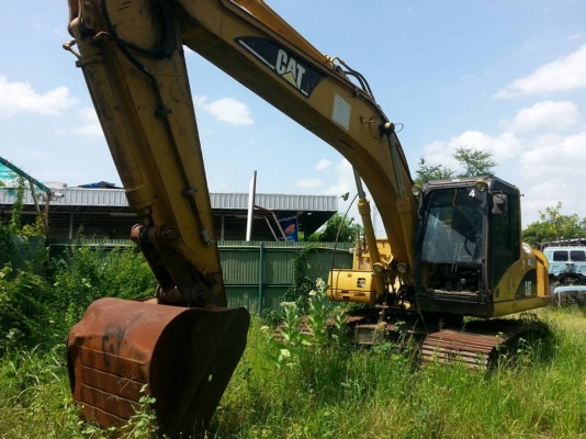 ขายรถแบคโค CAT320 ขายตามสภาพ เครื่องเดิม ปั๊มเดิม เดิมทั้งคัน เช็คระบบใหม่ใช้งานได้เลย สนใจโทร 090-8588220คุณนะ ID:narong498 หรือ www.truck.in.th/498