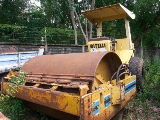 ขายรถบดถนน Ghibli C100 ขายตามสภาพ ยังใช้งานได้ดี สนใจสอบถามรายละเอียดเพิ่มเติมโทร 090-8588220คุณนะ ID:narong498 หรือ www.truck.in.th/498