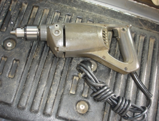 ขายสว่านไฟฟ้า makita 13mm. รุ่น 6301 (700w.)