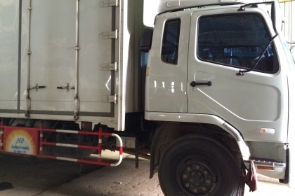 ขาย FUSO Fighter ล้อใหญ่ 240แรงม้าช่วงยาว - FM65FM 7เมตรกว่า ตู้แห้ง รถห้างแท้ ปีเดียว วิ่ง100000 เครื่อง 6M60 ติดNGV