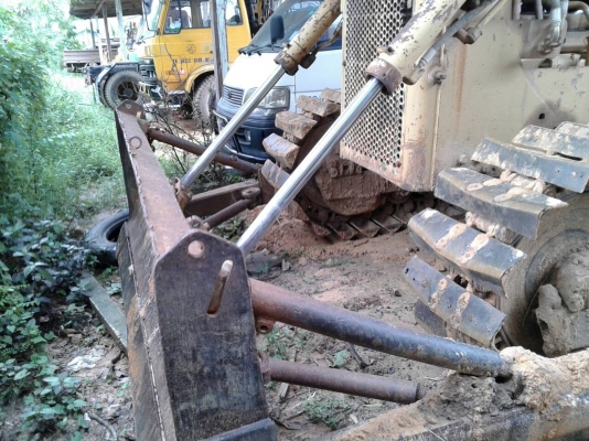 ขายรถแทรคเตอร์ CAT D5D ตีนเป็ดเกียร์ตัดโซ่หนาเครื่องเกียร์ดีพร้อมใช้สุดๆเอกสารใบสัญญาซื้อขาย