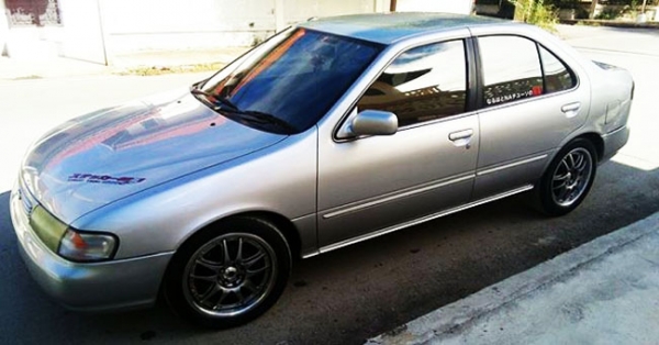 Nissan sunny ปี 96 เกียร์ออโต้ เครื่องดี เกียร์นิ่มนวล ช่วงล่างเงียบ ไม่มีปัญหาความร้อน แอร์หนาว กระจกไฟฟ้า ปรับข้างไฟฟ้า เซ็นทรัลล็อค ภายในสะอาดเรียบร้อย ท่อแต่ง แม็กซ์ lenso 15" เหมาะสำหรับวัยรุ่น ภาษี 58 เอกสารพร้อมโอน  บริการส่งทั่วไทย  ราคา 79,0