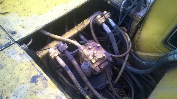 PC200-3 คอนโทนสั้น รถของผู้รับเหมาก่อสร้าง สภาพดี..มีตำหนิที่โซ่... PC200-3 คอนโทนสั้น รถของผู้รับเหมาก่อสร้าง สภาพดี..มีตำหนิที่โซ่...