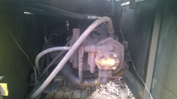 PC200-3 คอนโทนสั้น รถของผู้รับเหมาก่อสร้าง สภาพดี..มีตำหนิที่โซ่... PC200-3 คอนโทนสั้น รถของผู้รับเหมาก่อสร้าง สภาพดี..มีตำหนิที่โซ่...